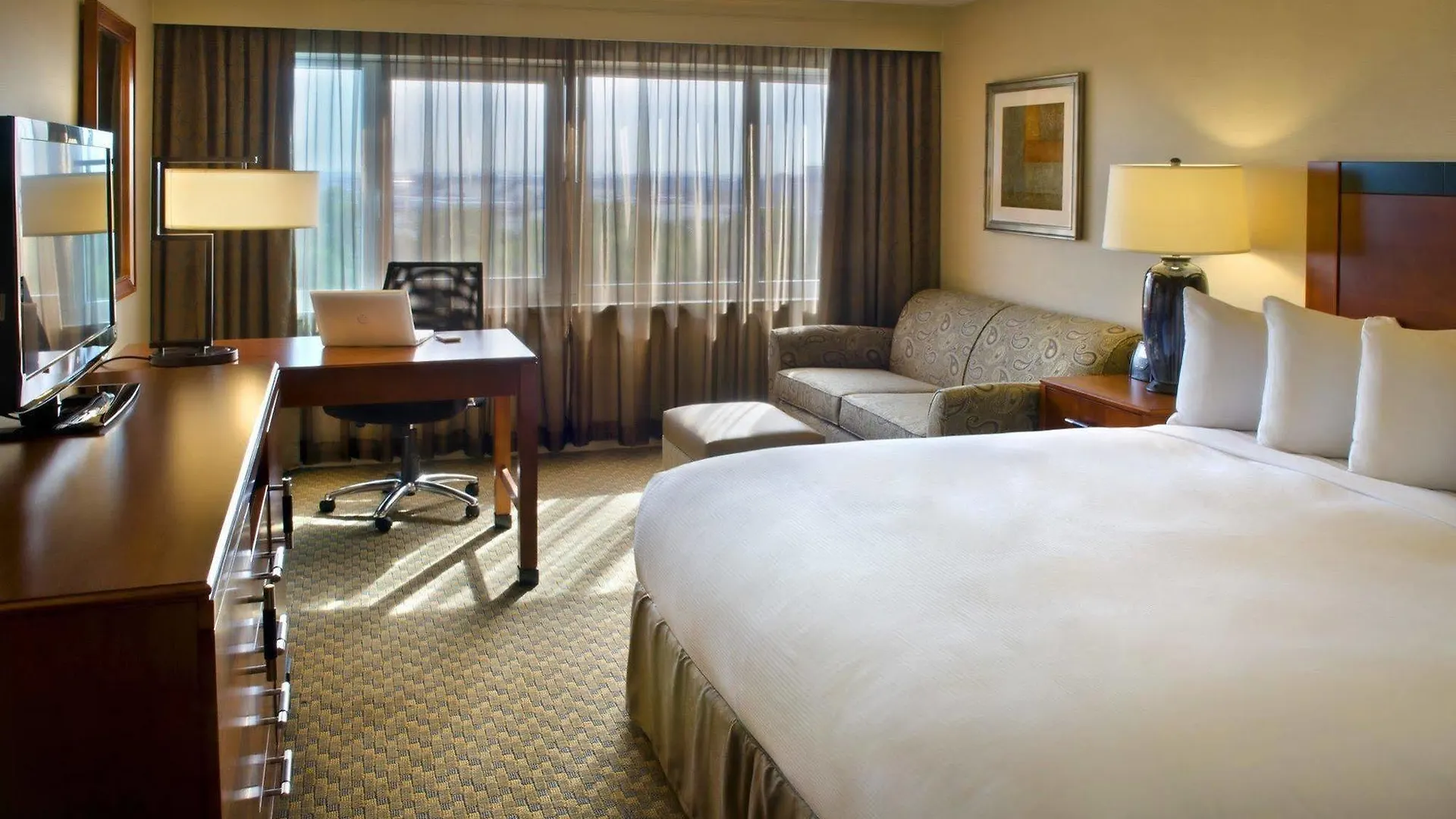 Hilton New York Jfk Airport Hotel 4*,